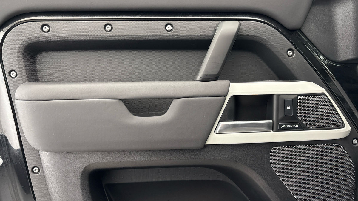 Used Land Rover Defender 2023 for sale - 77118324: Photo 37