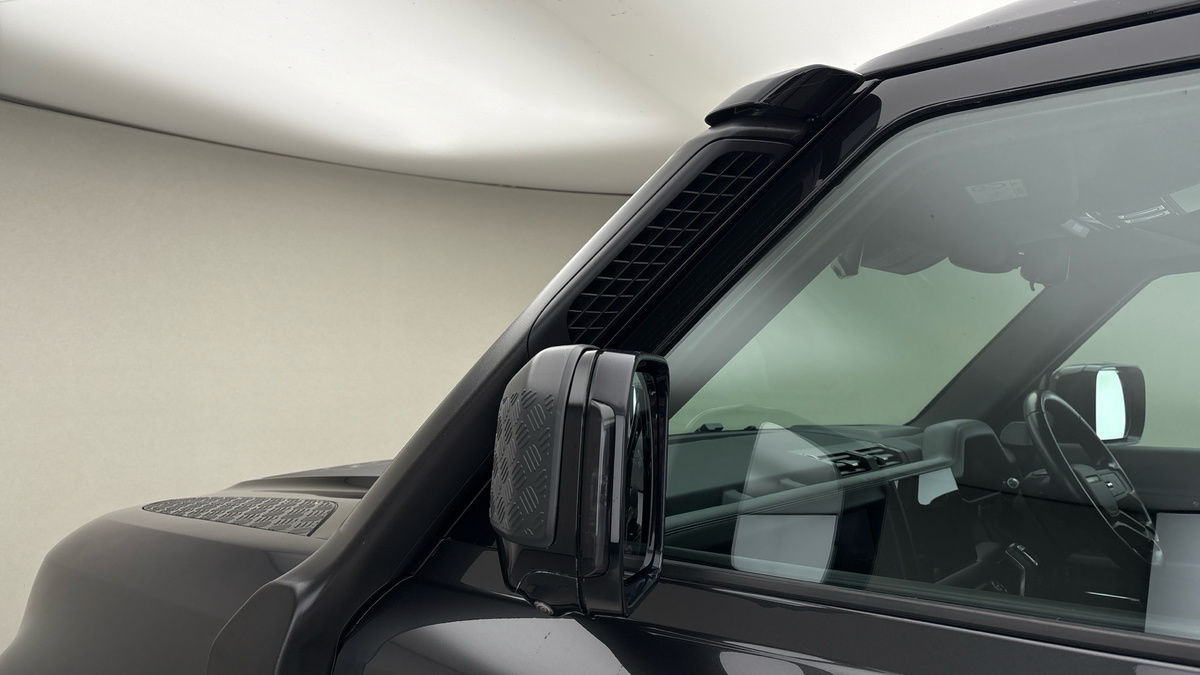 Used Land Rover Defender 130 2023 for sale - 76280764: Photo 26