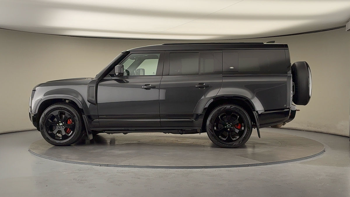 Used Land Rover Defender 130 2023 for sale - 76280764: Photo 31