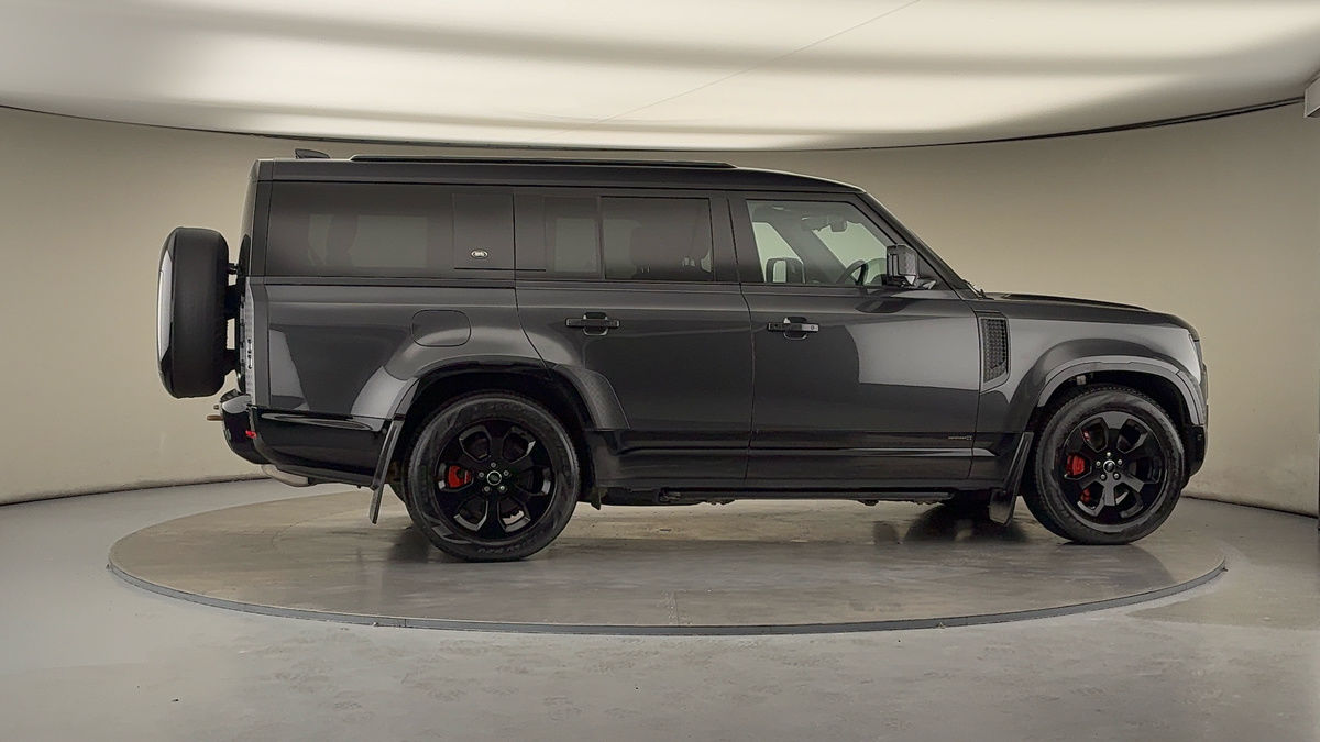 Used Land Rover Defender 130 2023 for sale - 76280764: Photo 41