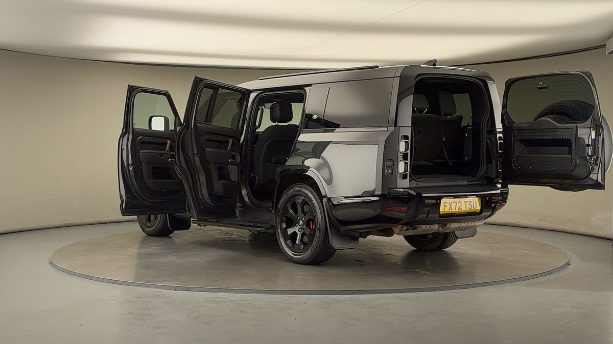 Used Land Rover Defender 130 2023 for sale - 76280764: Photo 48