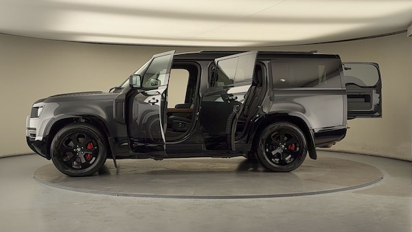 Used Land Rover Defender 130 2023 for sale - 76280764: Photo 51