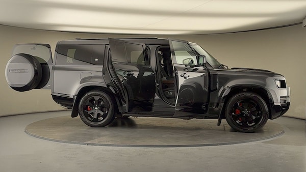 Used Land Rover Defender 130 2023 for sale - 76280764: Photo 59