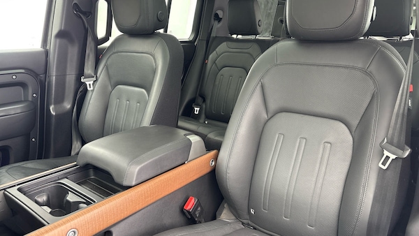 Used Land Rover Defender 130 2023 for sale - 76280764: Photo 7