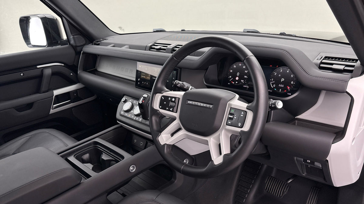 Used Land Rover Defender 2023 for sale - 76455042: Photo 10