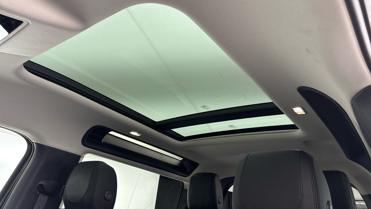 Used Land Rover Defender 2023 for sale - 76455042: Photo 11