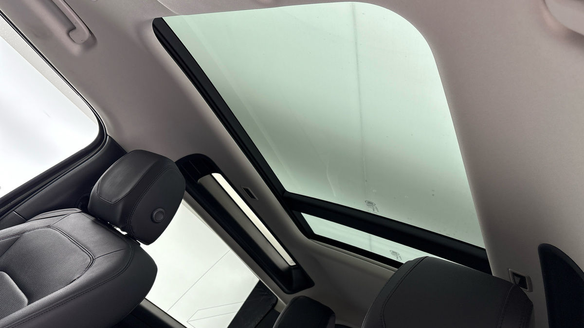 Used Land Rover Defender 2023 for sale - 76455042: Photo 12