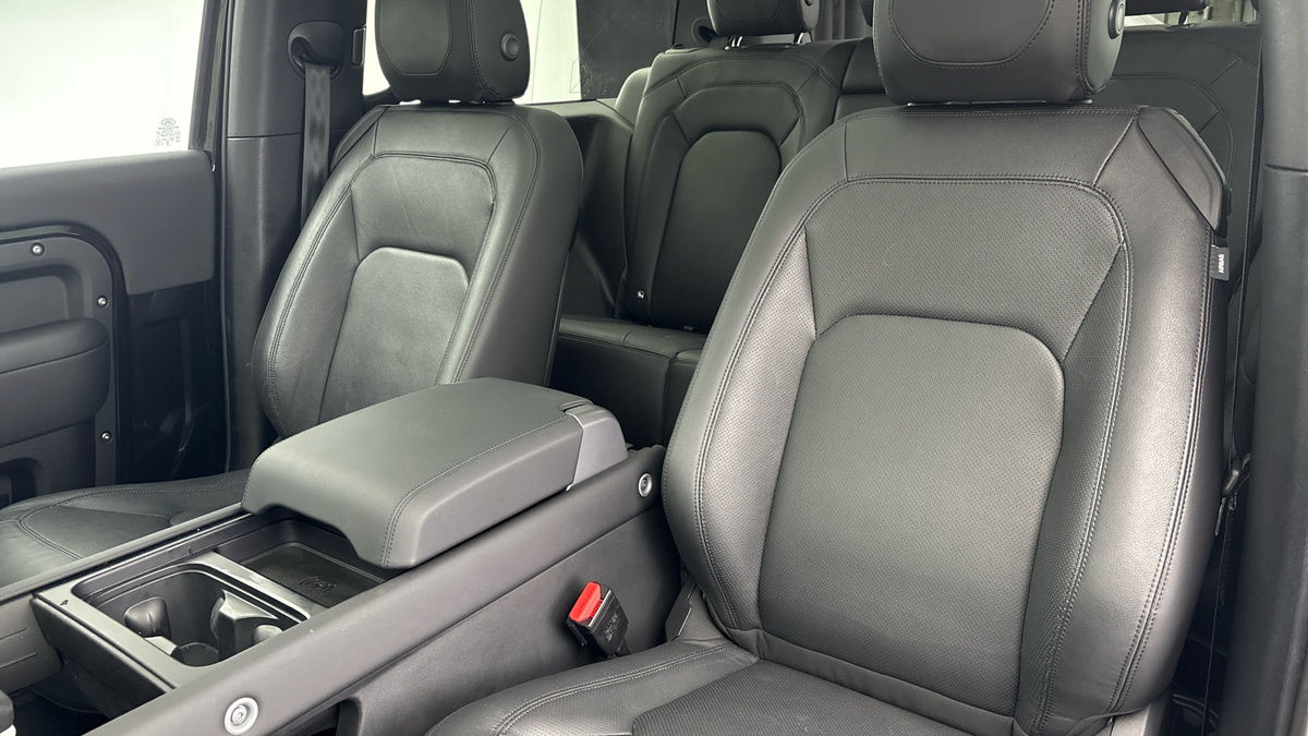 Used Land Rover Defender 2023 for sale - 76455042: Photo 13