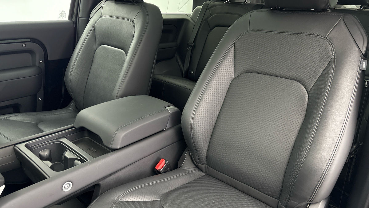 Used Land Rover Defender 2023 for sale - 76455042: Photo 14