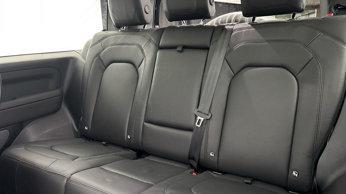 Used Land Rover Defender 2023 for sale - 76455042: Photo 15