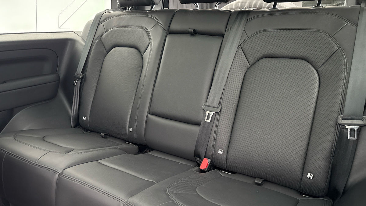 Used Land Rover Defender 2023 for sale - 76455042: Photo 16