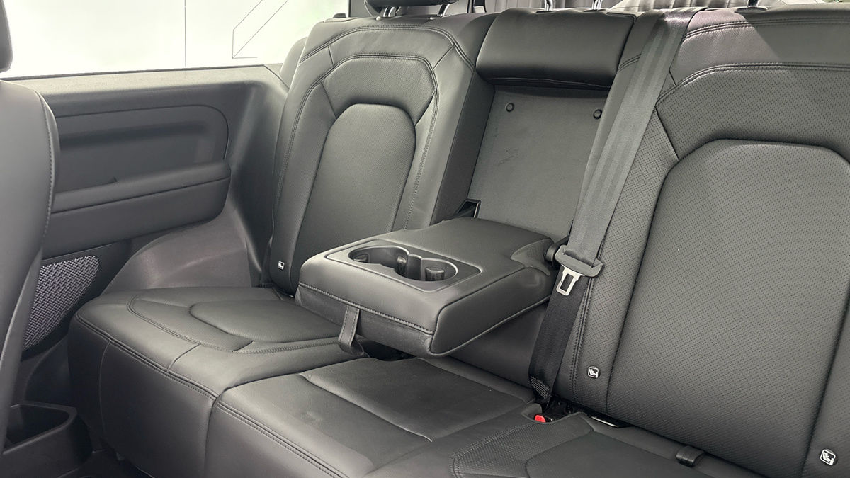 Used Land Rover Defender 2023 for sale - 76455042: Photo 17