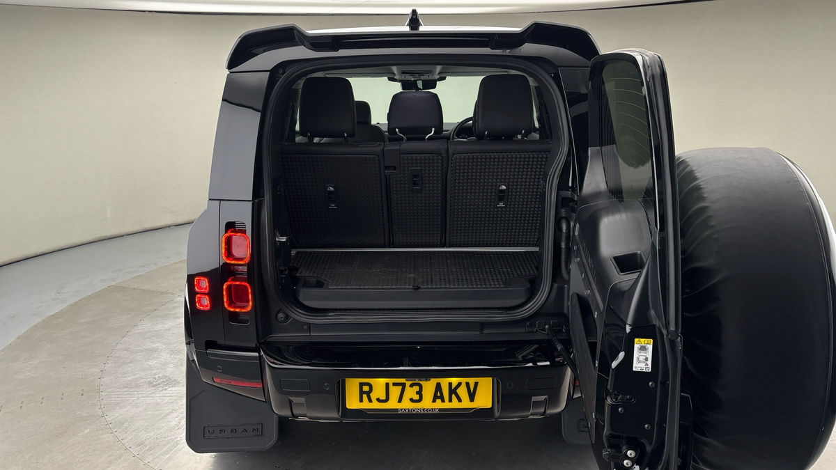 Used Land Rover Defender 2023 for sale - 76455042: Photo 21