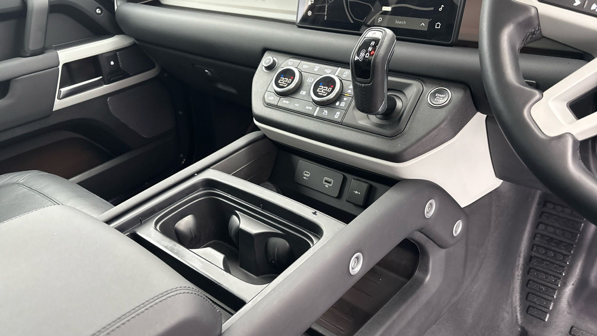 Used Land Rover Defender 2023 for sale - 76455042: Photo 35