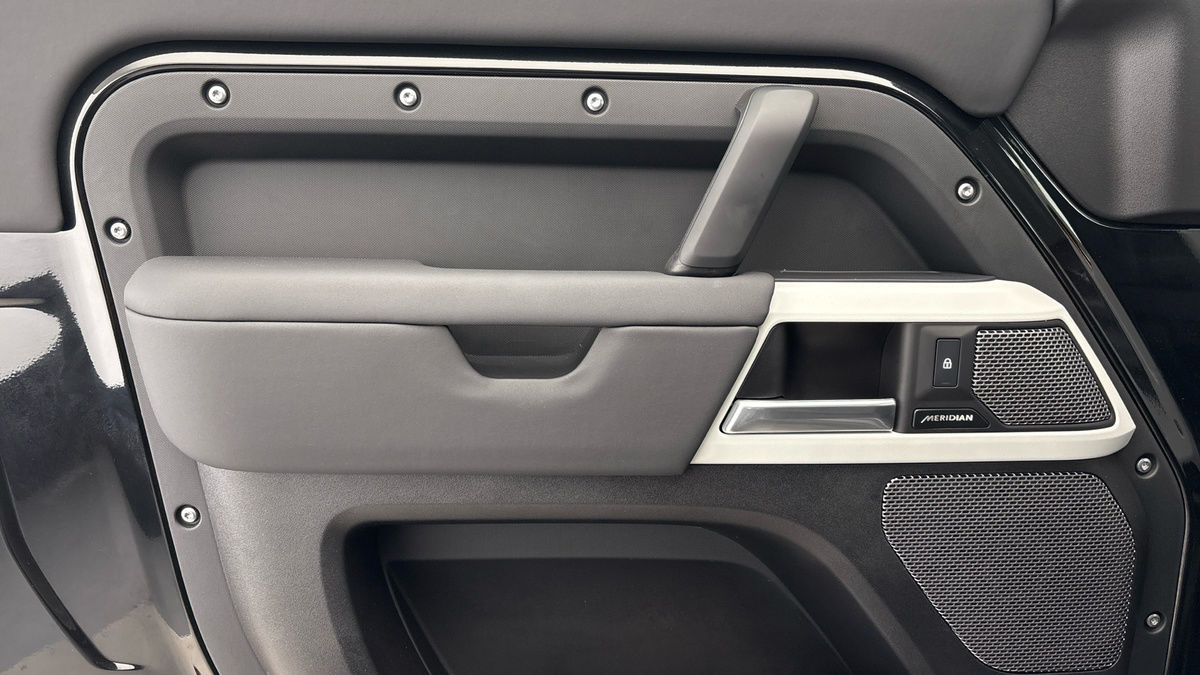 Used Land Rover Defender 2023 for sale - 76455042: Photo 37