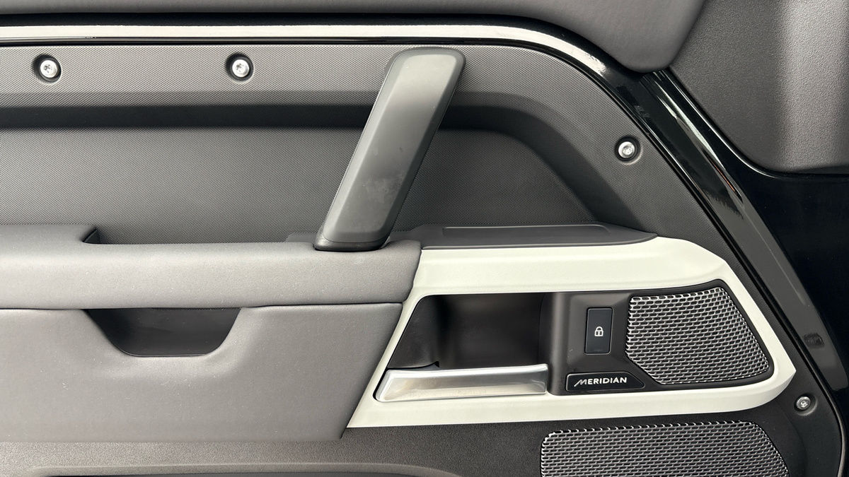 Used Land Rover Defender 2023 for sale - 76455042: Photo 38