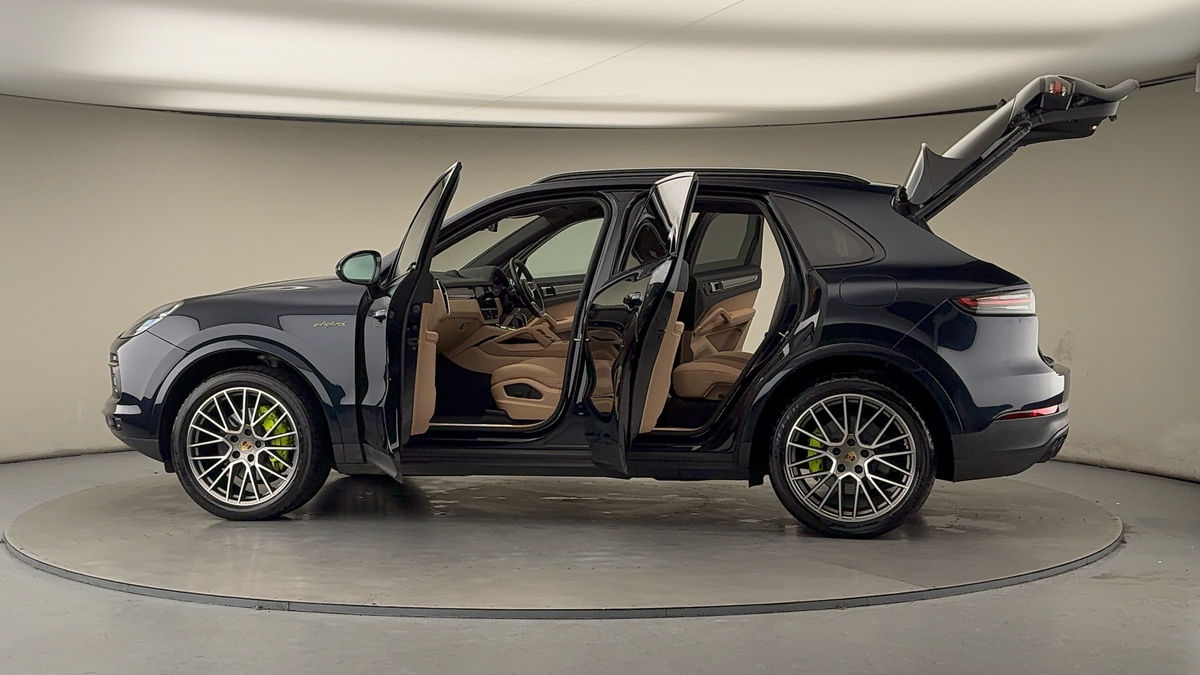 Used Porsche Cayenne 2022 for sale - 77342444: Photo 48