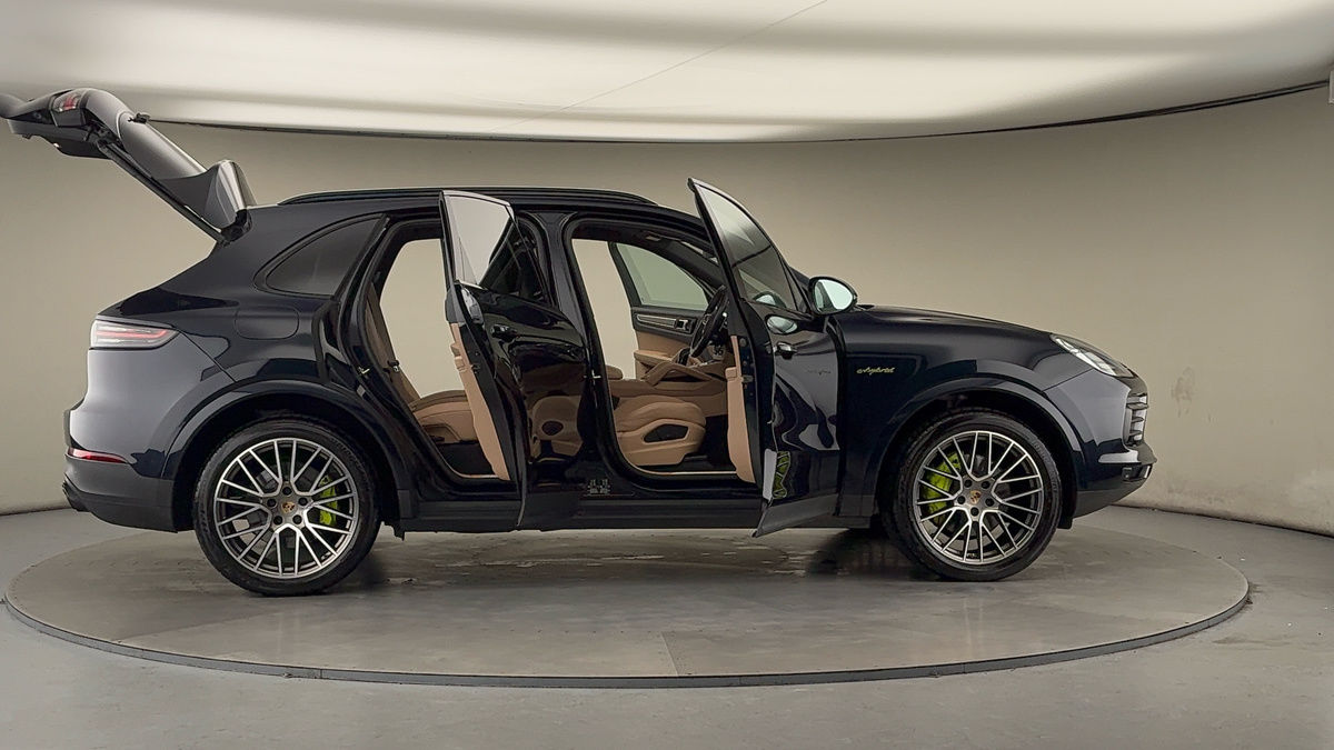 Used Porsche Cayenne 2022 for sale - 77342444: Photo 58