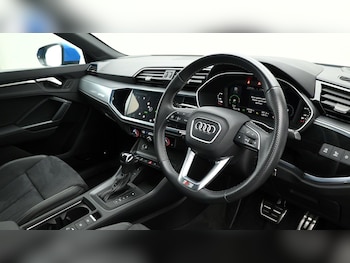 Used Audi Q3 2023 for sale - 75574909: Photo