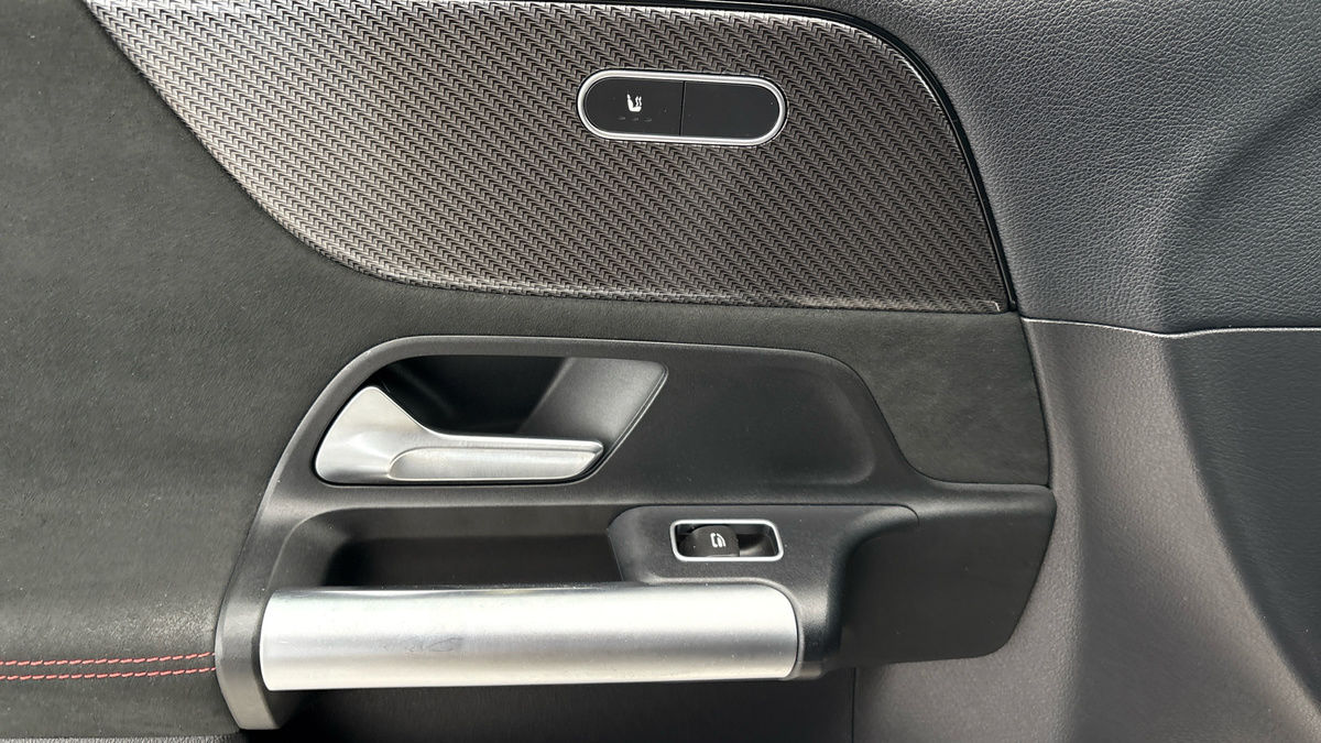 Used Mercedes-Benz GLA 2021 for sale - 76497105: Photo 31