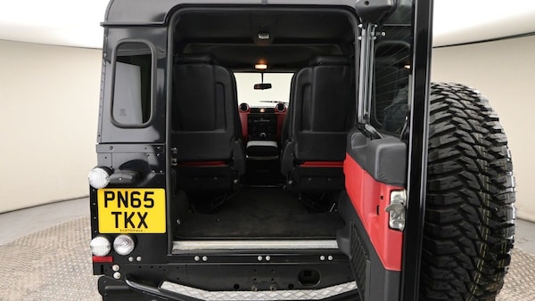 Used Land Rover Defender 90 2015 for sale - 74092903: Photo 11