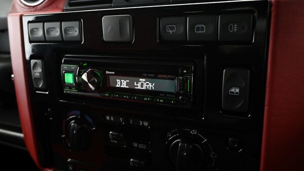 Used Land Rover Defender 90 2015 for sale - 74092903: Photo 14