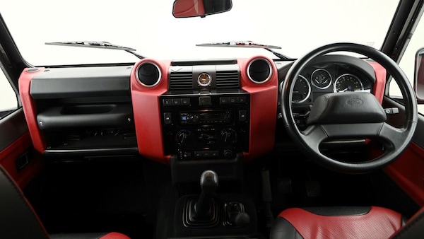 Used Land Rover Defender 90 2015 for sale - 74092903: Photo 19