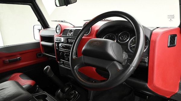 Used Land Rover Defender 90 2015 for sale - 74092903: Photo 2