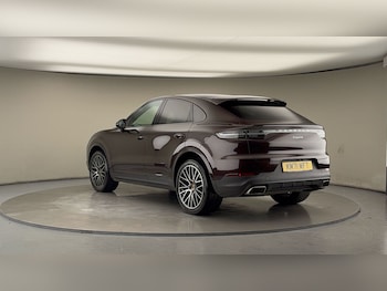 Used Porsche Cayenne 2021 for sale - 76751647: Photo