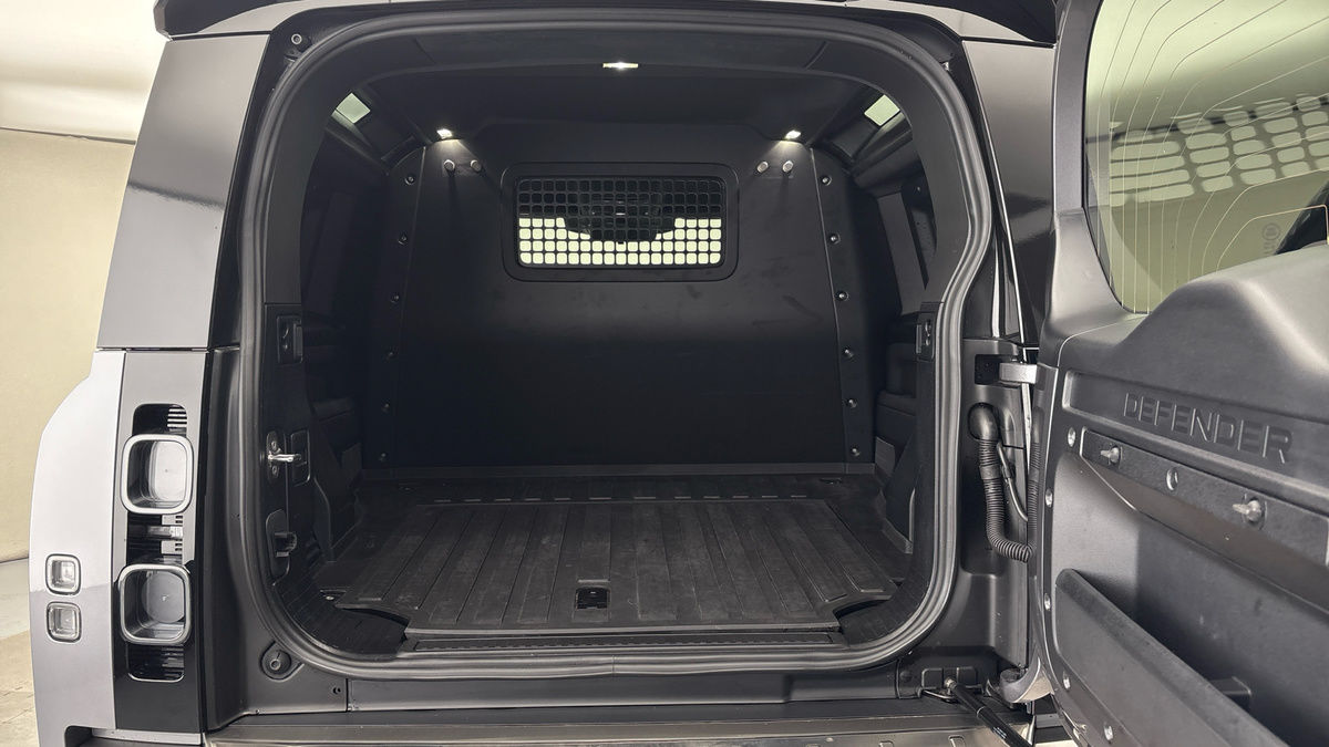 Used Land Rover Defender 90 2023 for sale - 76304646: Photo 11