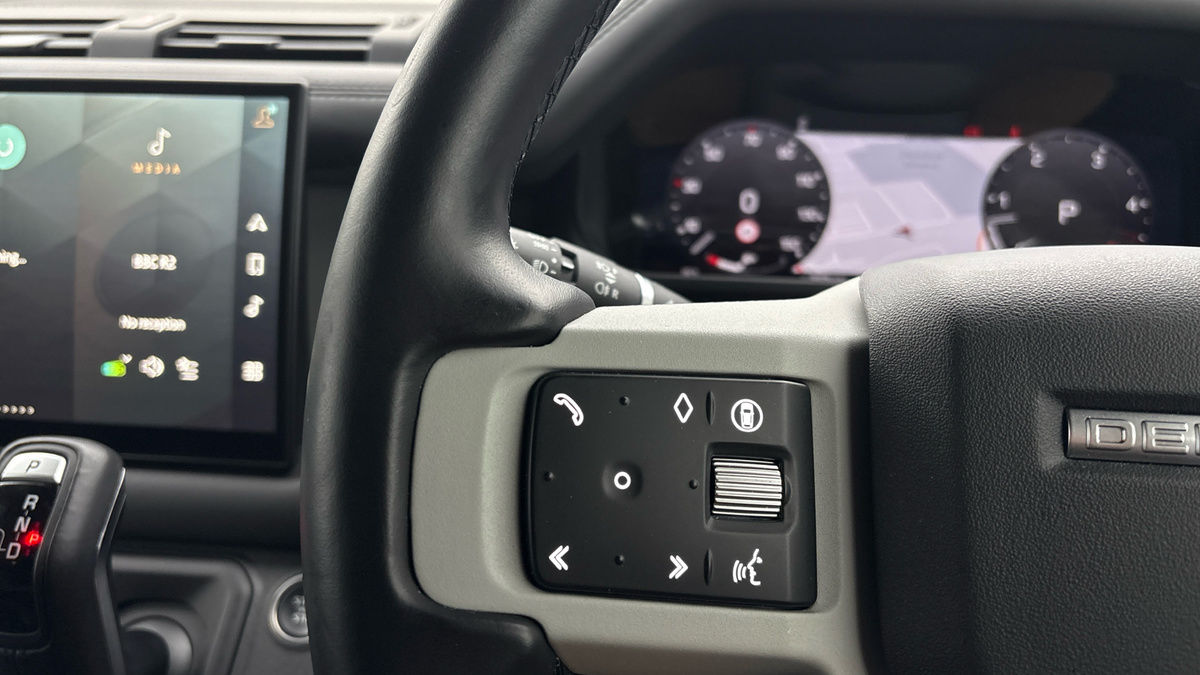 Used Land Rover Defender 90 2023 for sale - 76304646: Photo 13