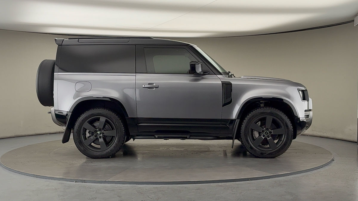 Used Land Rover Defender 90 2023 for sale - 76304646: Photo 16