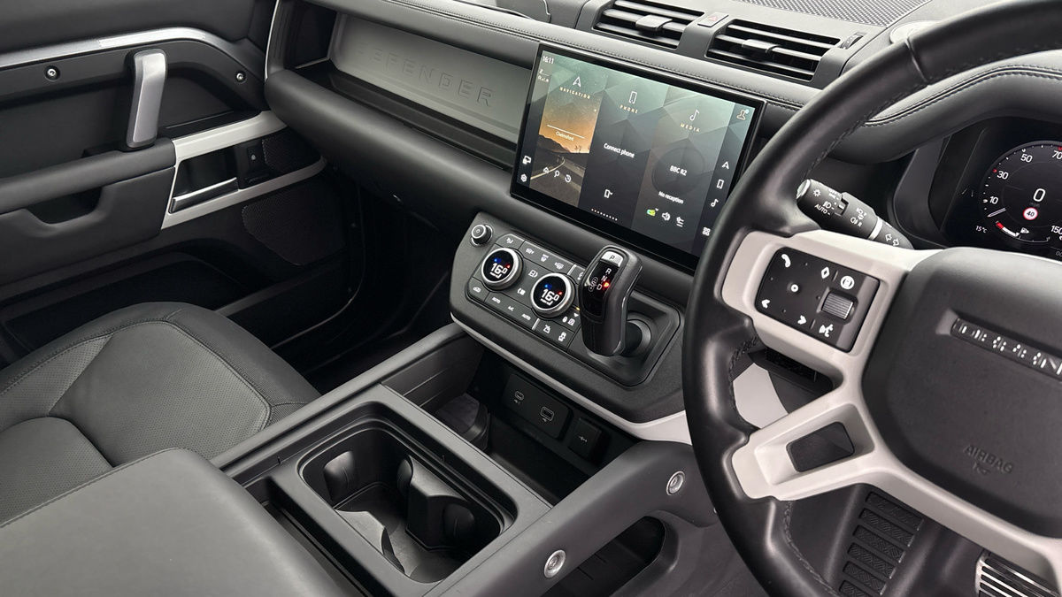 Used Land Rover Defender 90 2023 for sale - 76304646: Photo 18