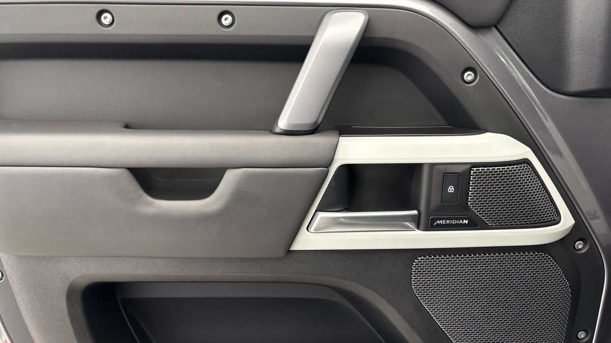 Used Land Rover Defender 90 2023 for sale - 76304646: Photo 19