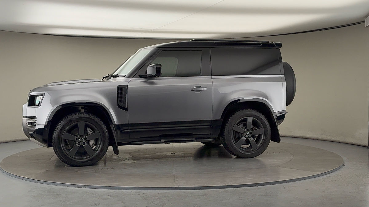 Used Land Rover Defender 90 2023 for sale - 76304646: Photo 29