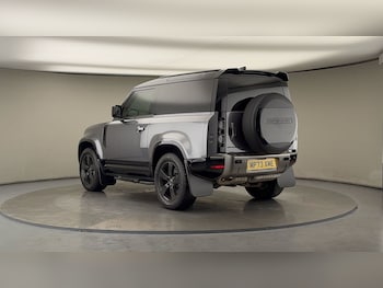 Used Land Rover Defender 90 2023 for sale - 76304646: Photo