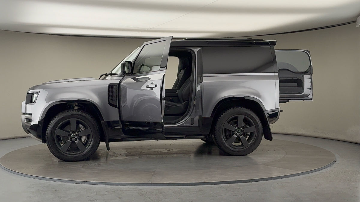 Used Land Rover Defender 90 2023 for sale - 76304646: Photo 48