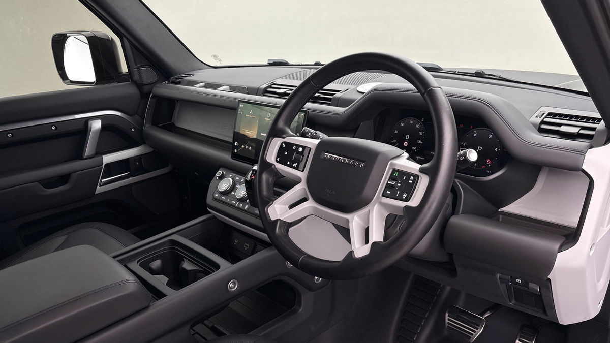 Used Land Rover Defender 90 2023 for sale - 76304646: Photo 5