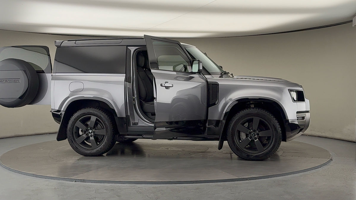 Used Land Rover Defender 90 2023 for sale - 76304646: Photo 56