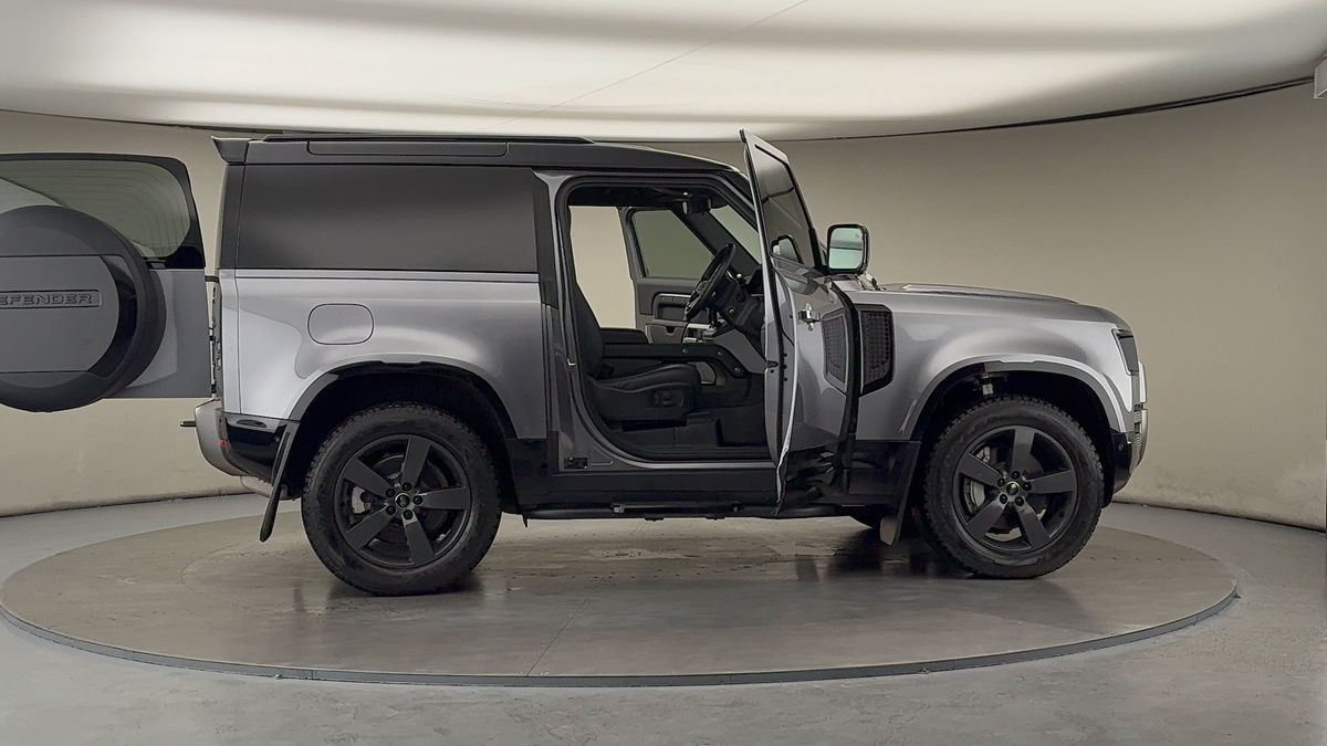 Used Land Rover Defender 90 2023 for sale - 76304646: Photo 57