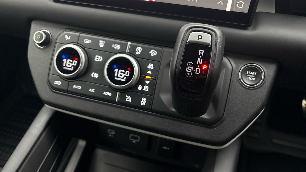 Used Land Rover Defender 90 2023 for sale - 76304646: Photo 6