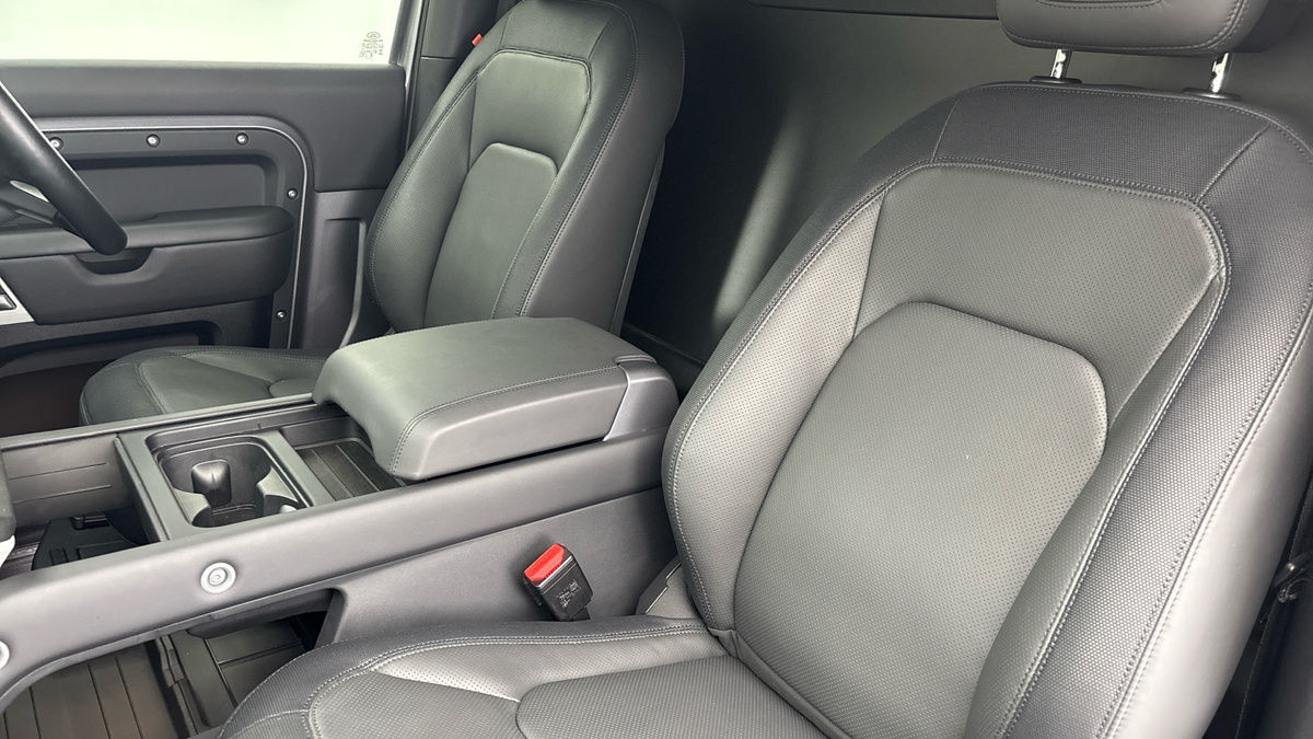 Used Land Rover Defender 90 2023 for sale - 76304646: Photo 7