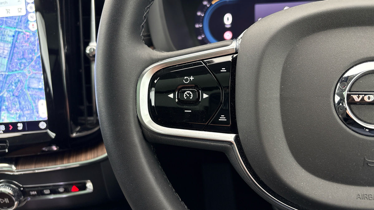 Used Volvo XC60 2023 for sale - 78004131: Photo 13