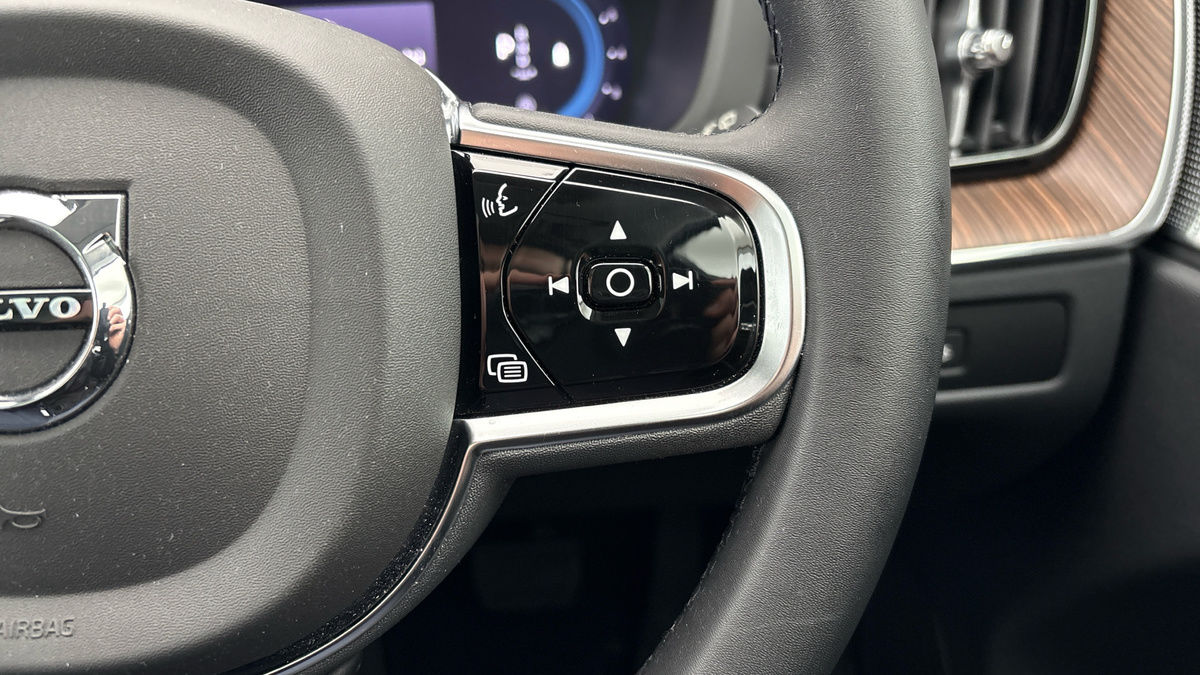 Used Volvo XC60 2023 for sale - 78004131: Photo 14