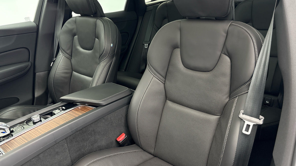 Used Volvo XC60 2023 for sale - 78004131: Photo 7