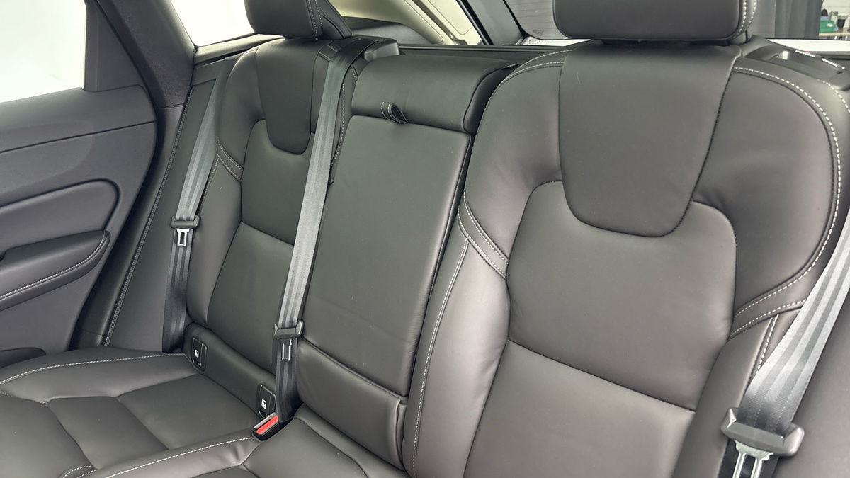 Used Volvo XC60 2023 for sale - 78004131: Photo 8