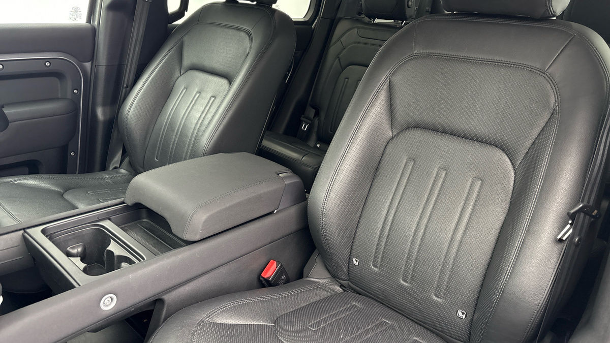 Used Land Rover Defender 110 2021 for sale - 76950908: Photo 7