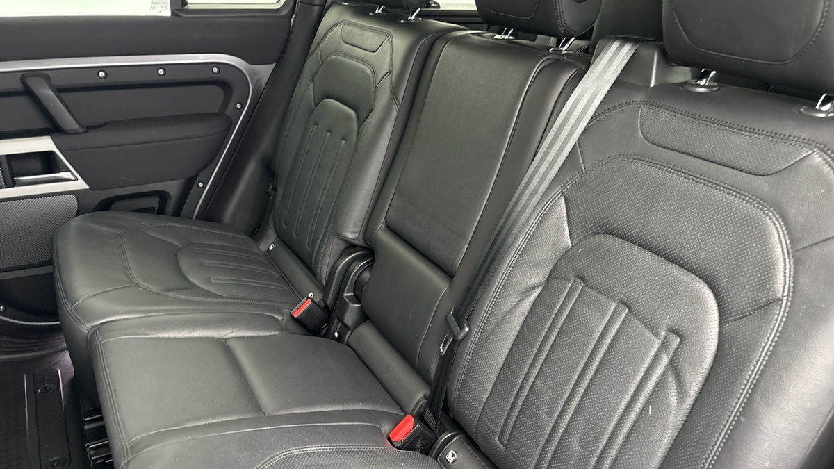 Used Land Rover Defender 110 2021 for sale - 76950908: Photo 8