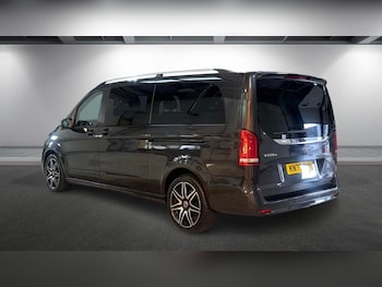 Used Mercedes-Benz V-Class 2023 for sale - 75222073: Photo