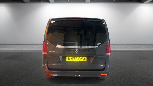 Used Mercedes-Benz V-Class 2023 for sale - 75222073: Photo 4
